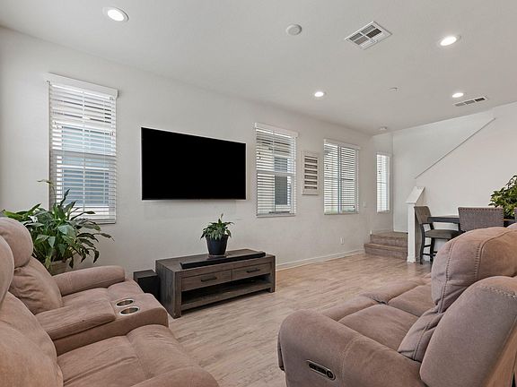 5th image of 4105 Vela Way