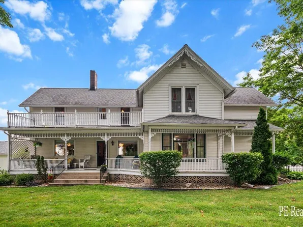 43 E State Rd, Grant, MI 49327