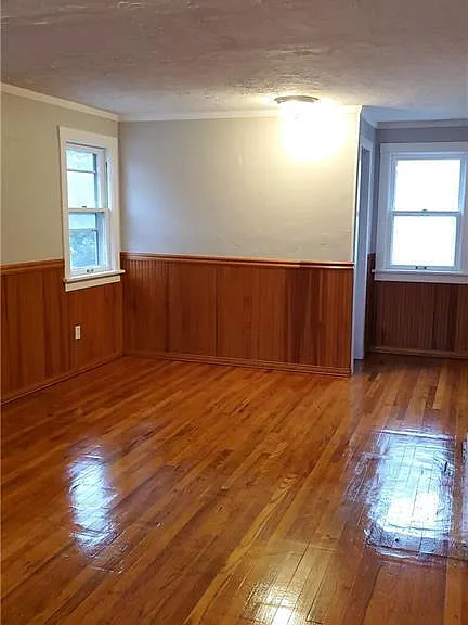 1492 Maplegrove Rd — Photo 3