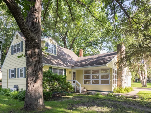 1136 Sunset Dr, Fergus Falls, MN 56537