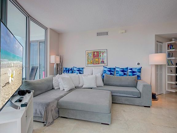5th image of 110 Washington Ave APT 1824
