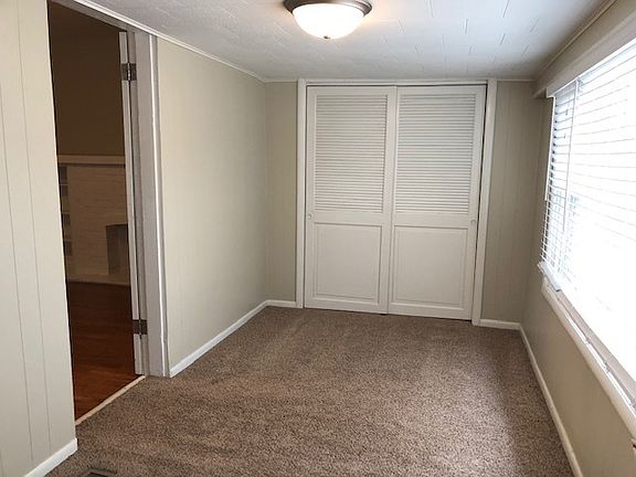 4th image of 1103 S Lombard Ave