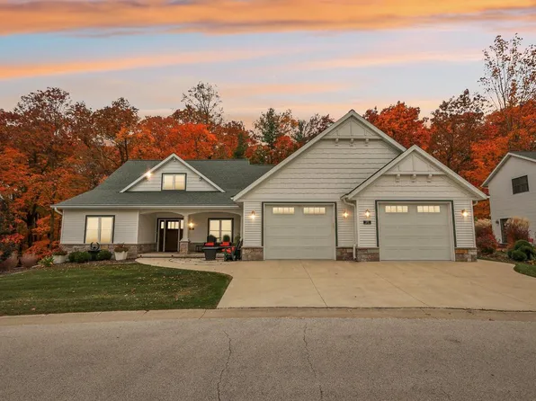 277 Poets COVE, Elkhart Lake, WI 53020