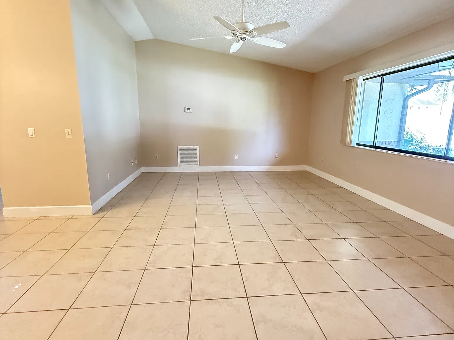 2 bed, 1226 sqft, $1,450 — Photo 3