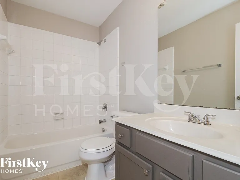 802 Hawthorne Rd — Photo 13