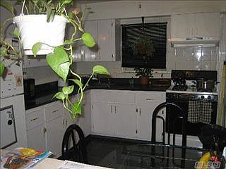 5th image of 14427 182nd St