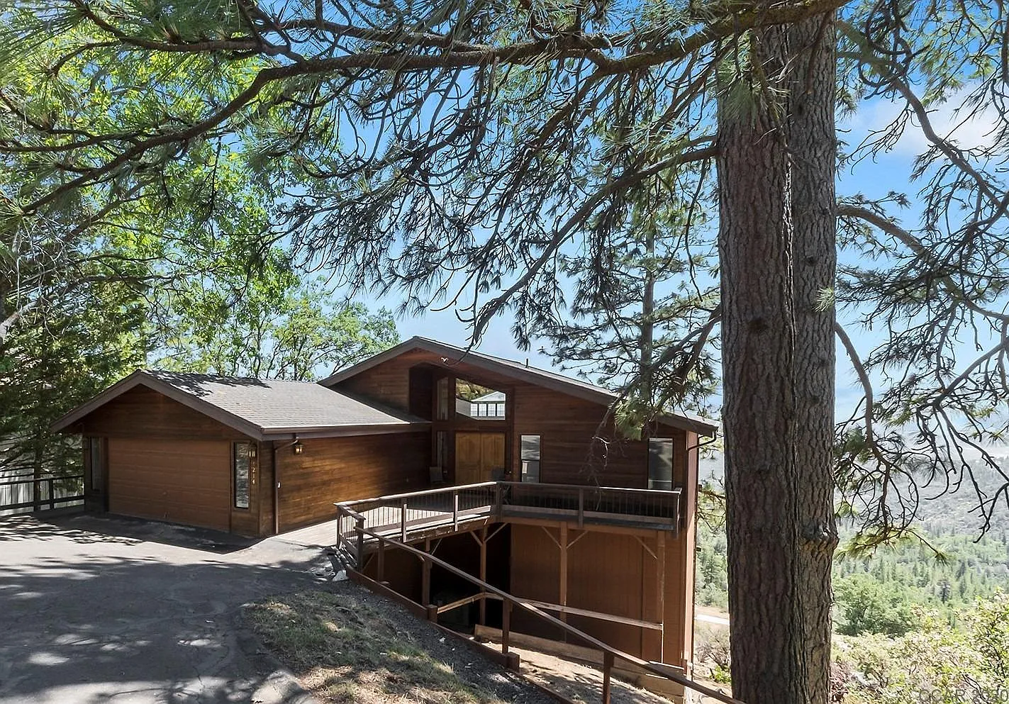 1214 Heather Dr photo 1