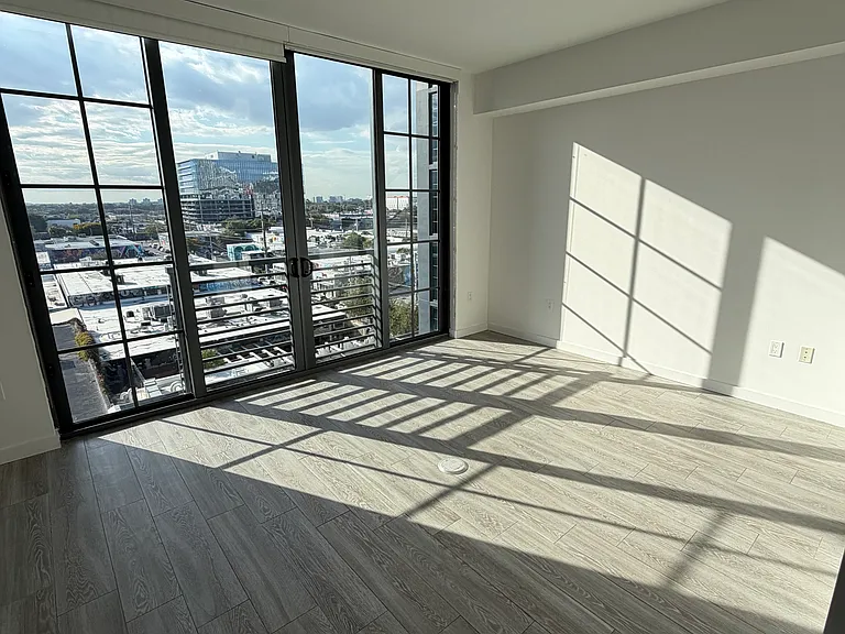351 NW 31st St #S1 — Photo 3