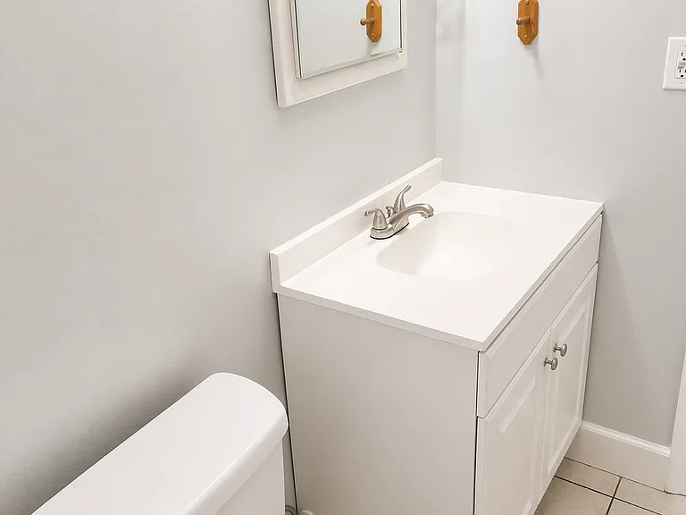208 12th Ave N #2 — Photo 11