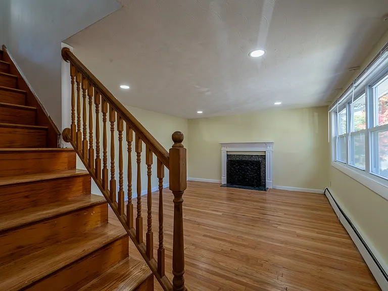 170 Seminole Ave — Photo 3
