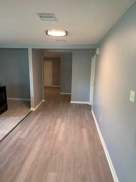3 bed, 2.0 bath, 1391 sqft, $1,945 — Photo 3
