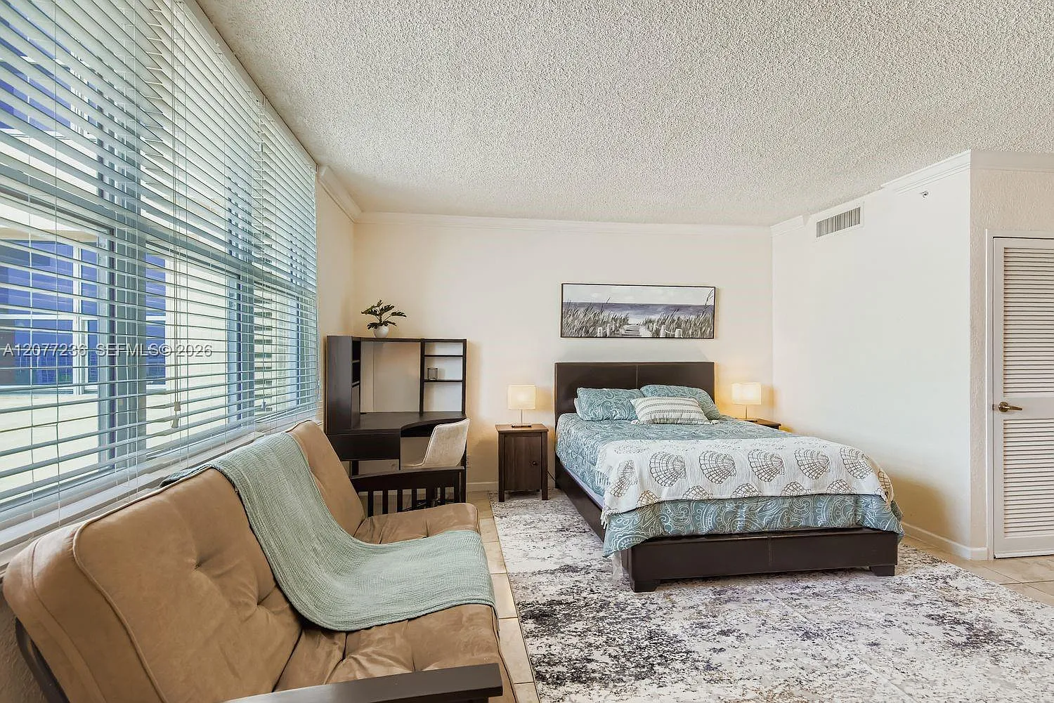 Wave Condo — Photo 3