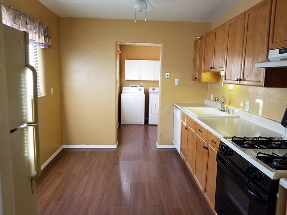 4th image of 7453 Sky Court Cir NE