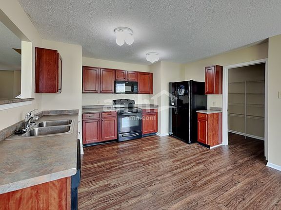 3rd image of 2170 Bridlewood Dr