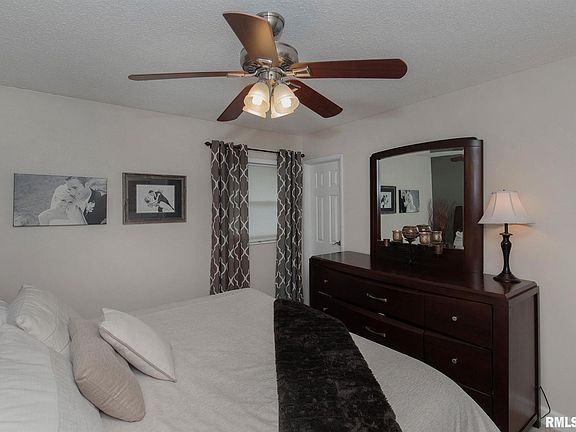 3rd image of 2218 Echodale Dr