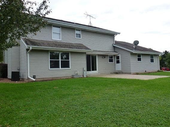 2nd image of N23W27104 Shelley Lynn Dr