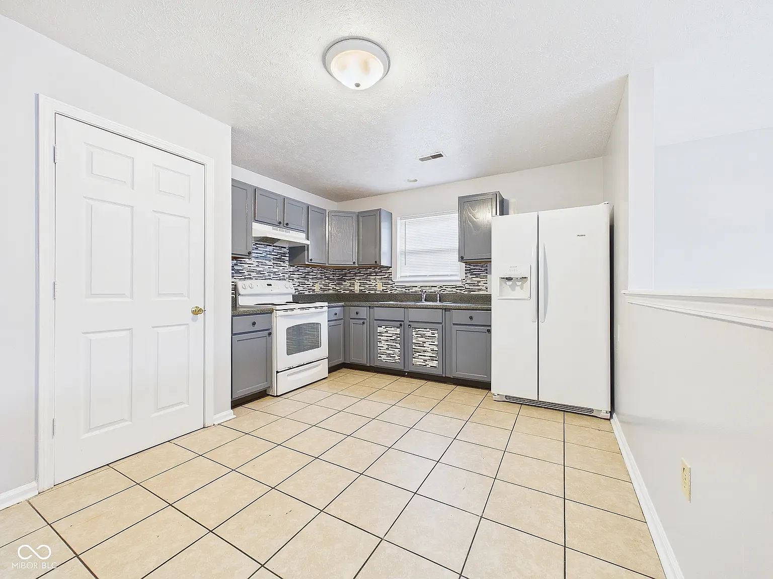 5 bed, 2072 sqft, $2,595 — Photo 3
