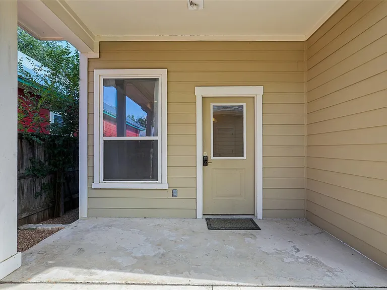 1917 McCloskey St — Photo 23