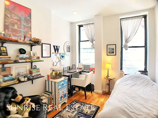 Rented by Sunrise Real Estate | media 27