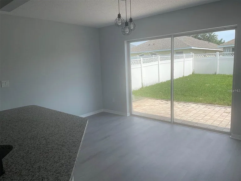 2421 Ashecroft Dr — Photo 10