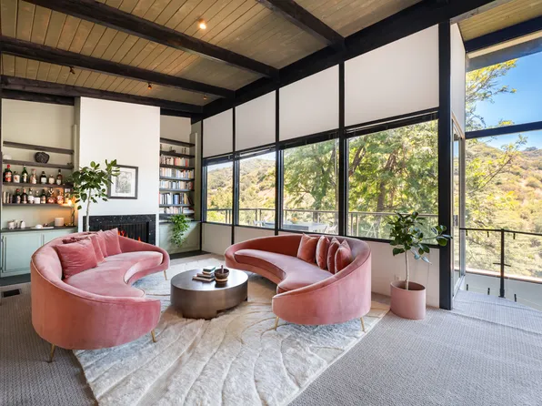 (undisclosed Address), Los Angeles, CA 90077