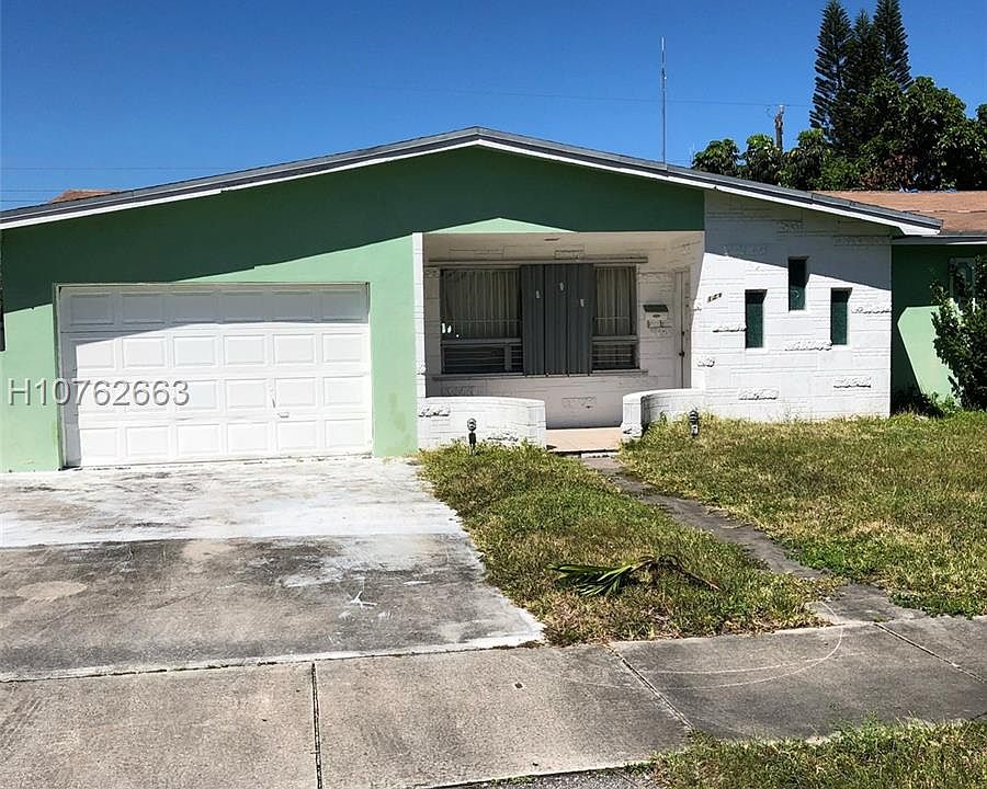 1st image of 141 NE 211th St