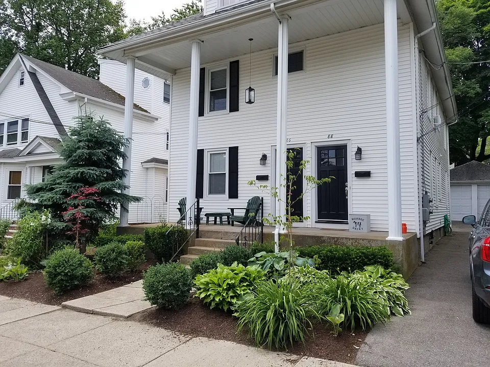 86 Oak Hill Ave #1