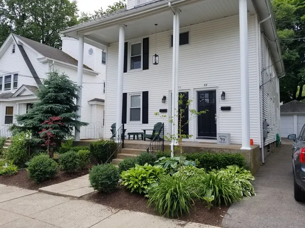 86 Oak Hill Ave #1, Pawtucket, RI 02860