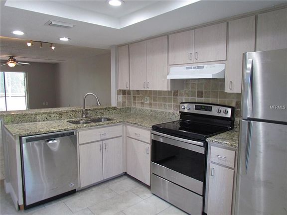 5th image of 111 Palmetto Ct
