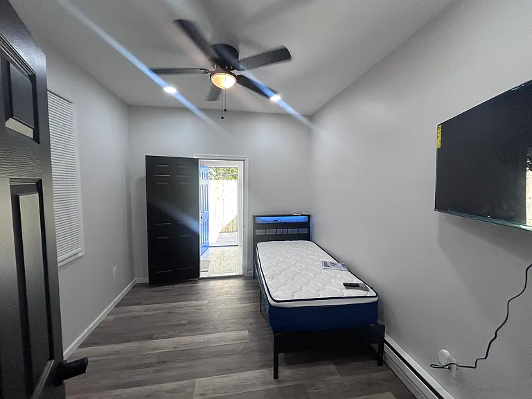 3339 N Sydenham St #1-4 — Photo 1