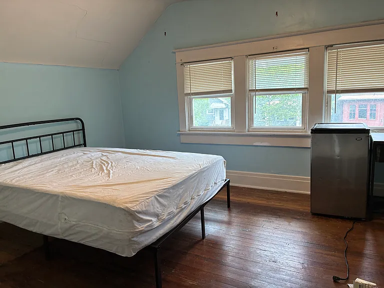 49 Winspear Ave — Photo 11