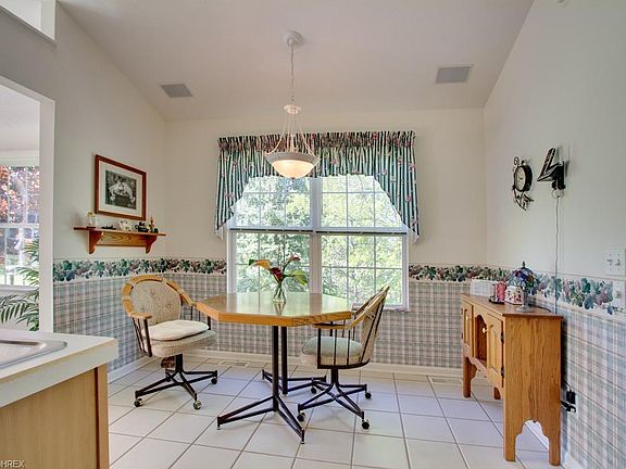 4th image of 800 Holly Oak Ln