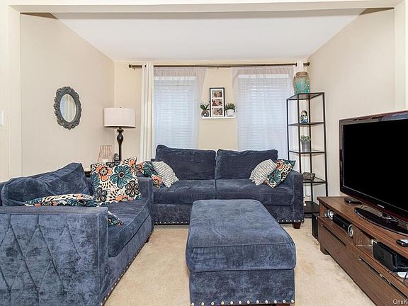 5th image of 3715 Secor Ave