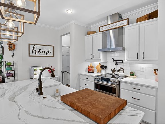 5th image of 2084 Silver Island Way