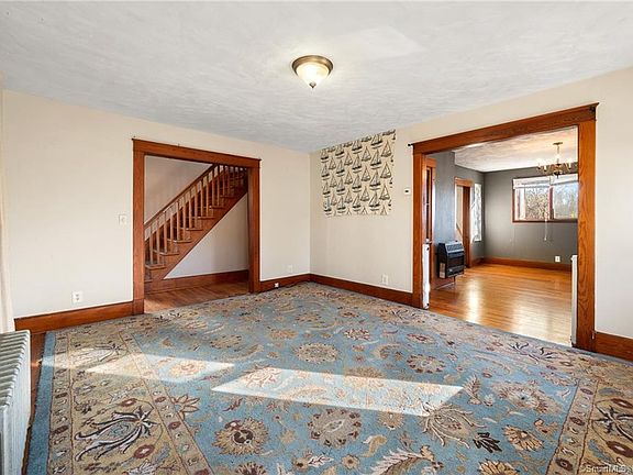 3rd image of 46 Sander St