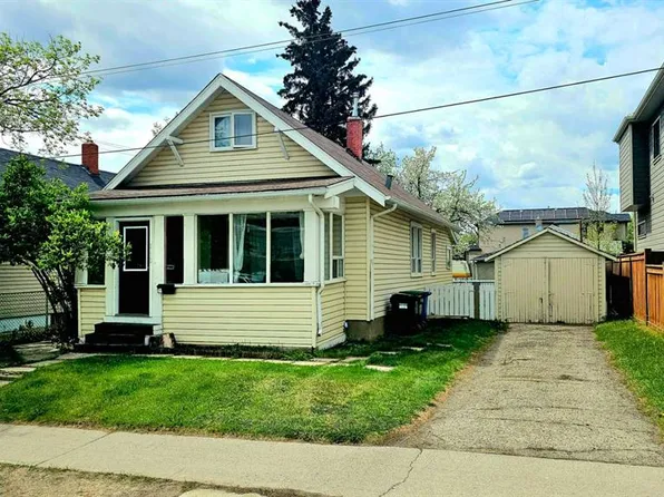2115 E 10th St NW, Calgary, AB T2M 3M5