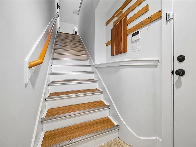 3501 Link Valley Dr #301 — Photo 6