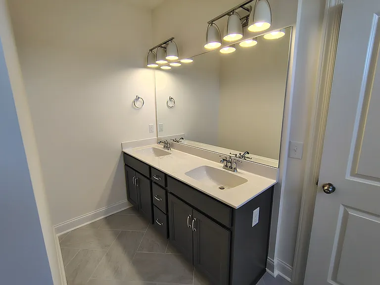 7923 Pine St — Photo 10