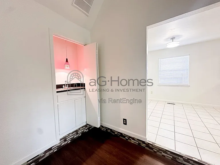 909 Cherrywood Ln — Photo 6