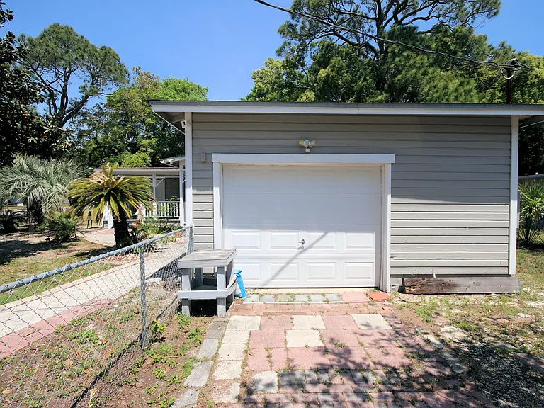 37 Magnolia Ave — Photo 9