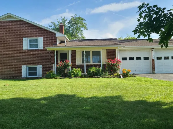 1699 Harman Dr, Christiansburg, VA 24073