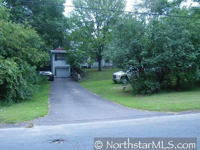 2nd image of 1927 Radatz Ave E