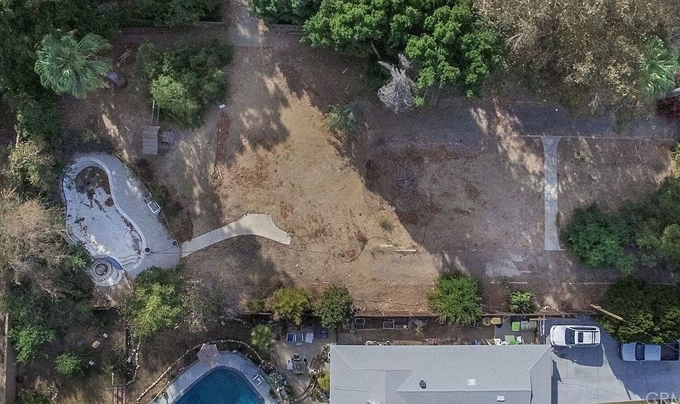 1st image of 1617 W Olive Ave