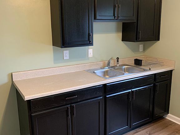 2nd image of 1127 N Saint Clair St APT 2