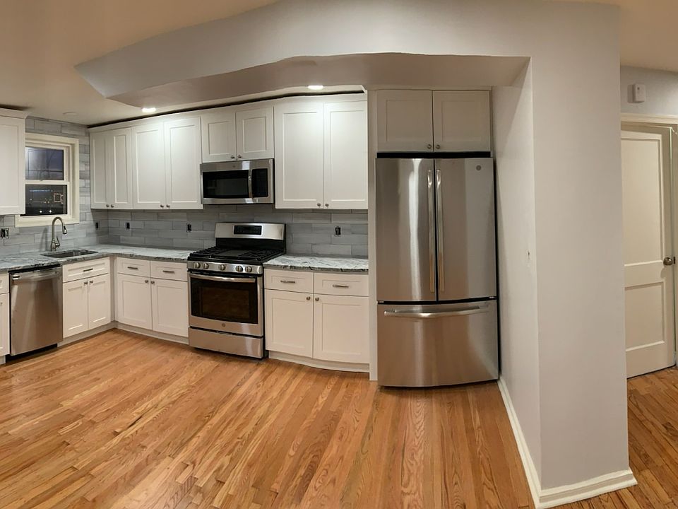 New Kitchen 3/4 wood cabinet