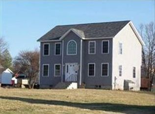 26 Columbus Ave, Baldwinville, MA 01436