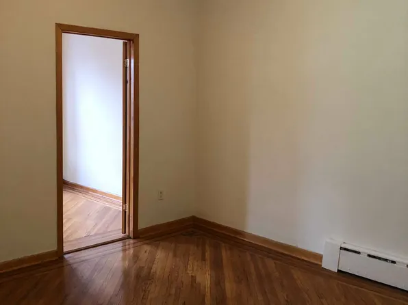 2559 East 18th Street 1 image 1 of 4
