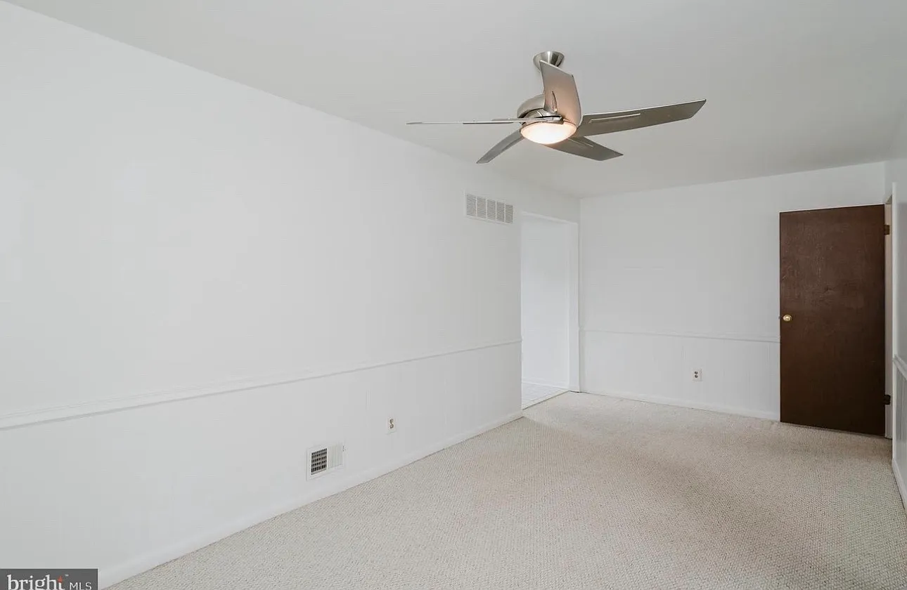 3 bed, 2.5 bath, 2100 sqft, $2,650 — Photo 3