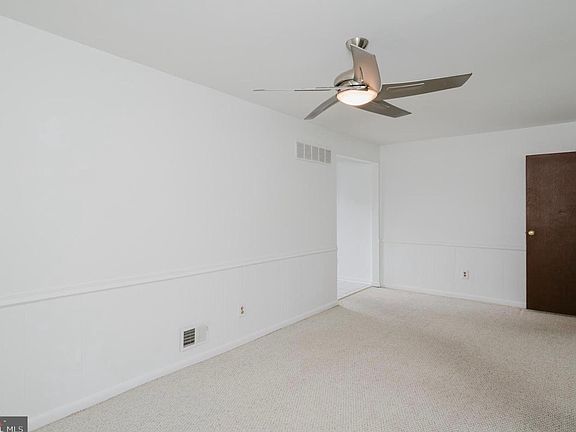 3rd image of 8500 Arry Pl