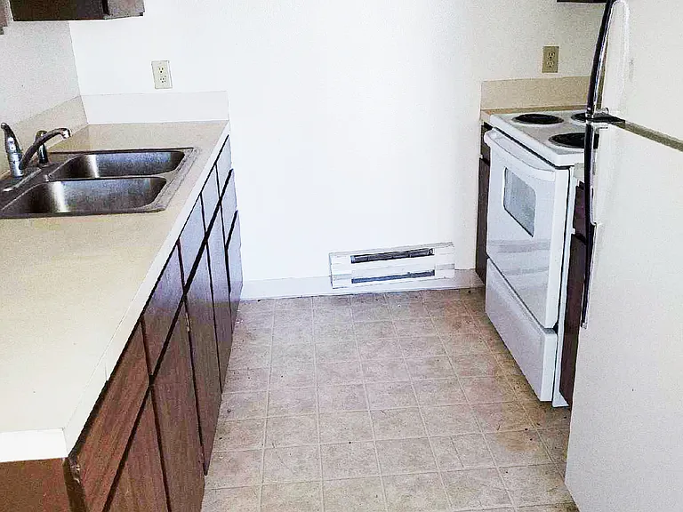 455 N Haskett St — Photo 4